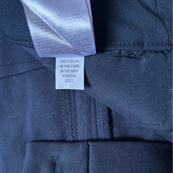 Old Navy High rise pixie flare pants - Picture 8 of 9